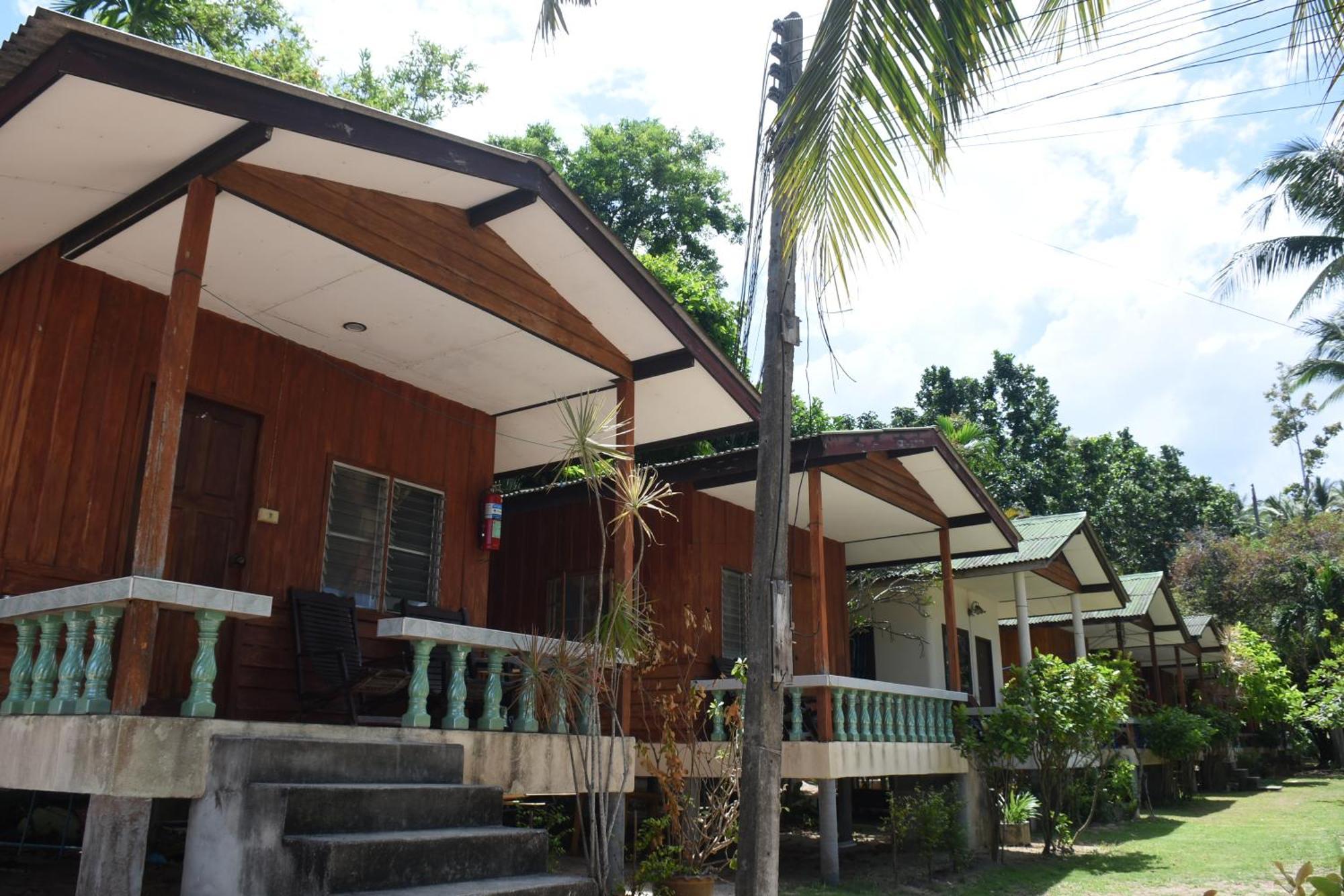 Blue Lotus Resort Baan Tai Buitenkant foto