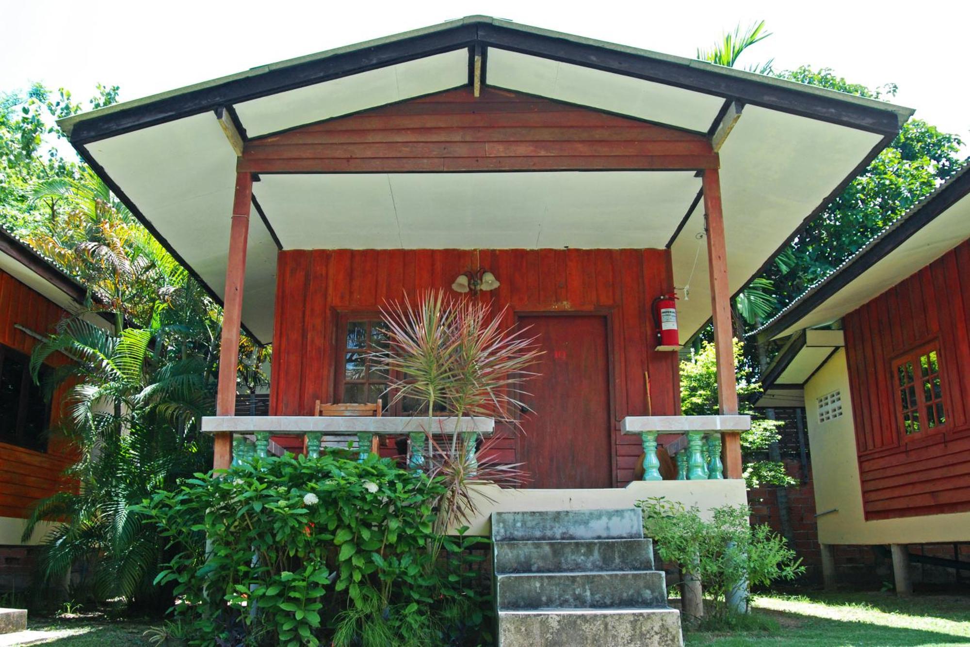 Blue Lotus Resort Baan Tai Buitenkant foto